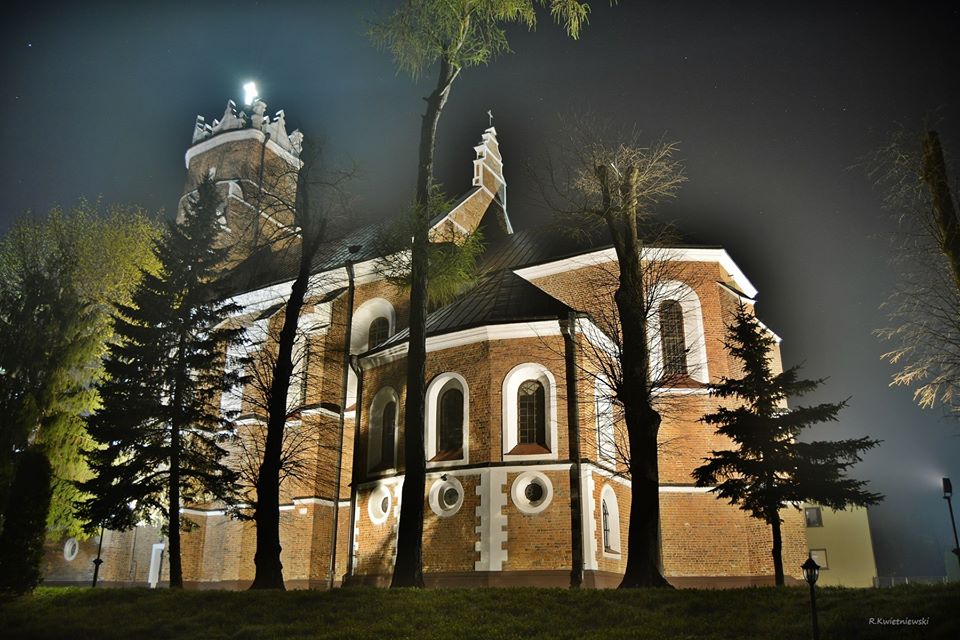 Kościół pw. Trójcy Świętej i Narodzenia NMP w Chodlu